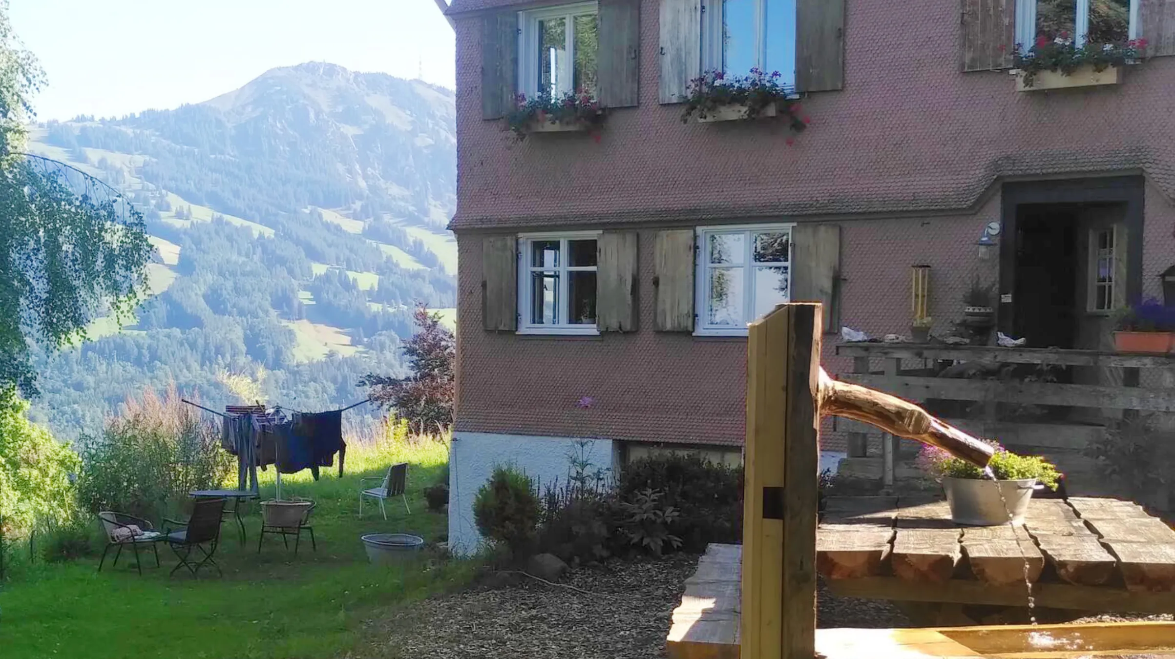 Die Fassade des Lacherhofs